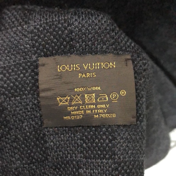 🔥🔥AUTHENTIC LOUIS VUITTON SCARF( matching beanie listed ) Size: OS🔥🔥 - Picture 5 of 9
